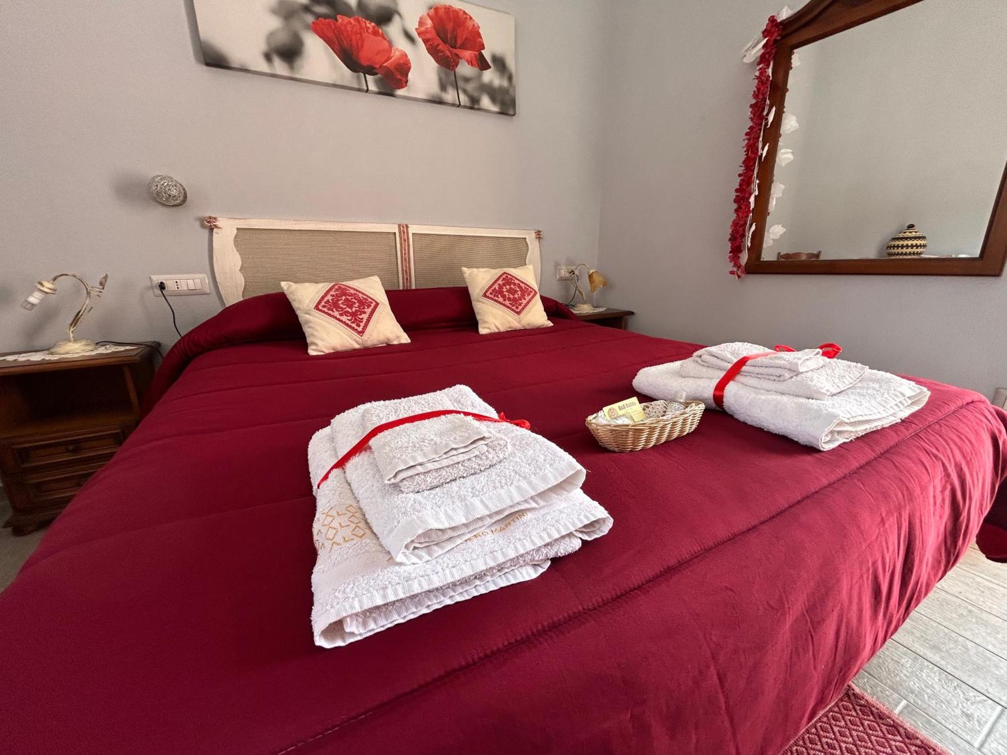 B&B Babay Guspini Eksteriør billede